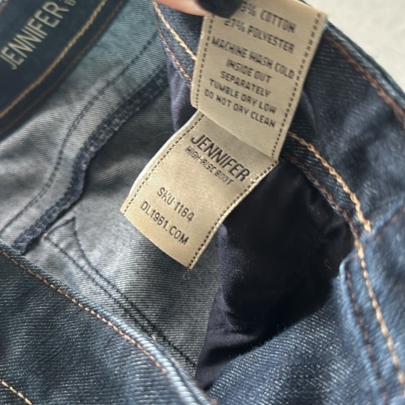 DL1961 Jennifer high rise boot cut jeans dark wash size 25 - Picture 3 of 9